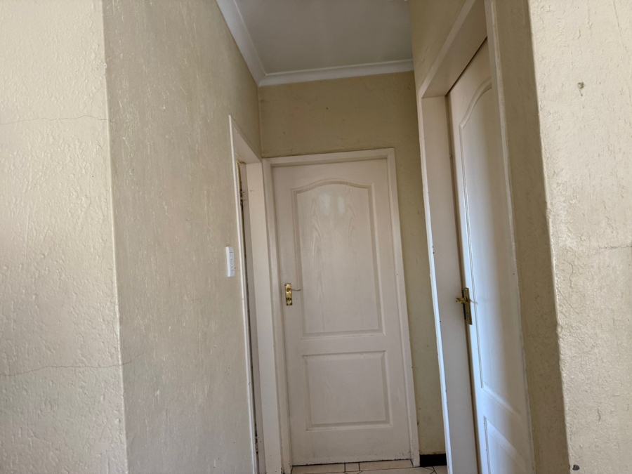 2 Bedroom Property for Sale in Rustenburg Central North West